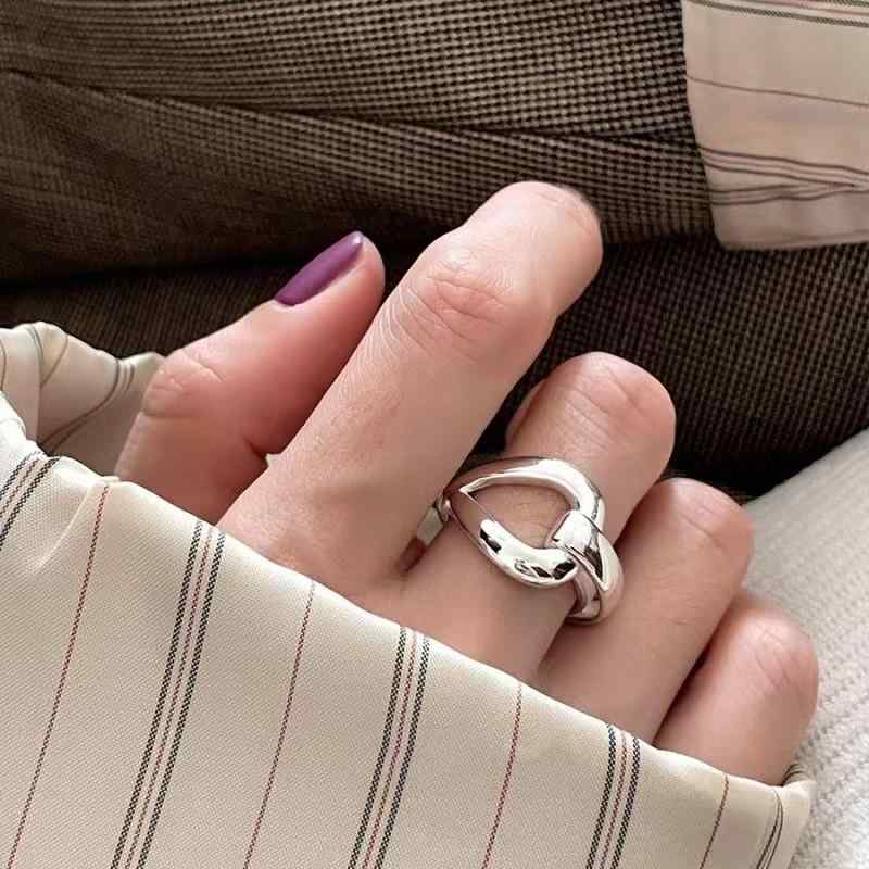 乐天商城 - リング 指輪 女性用 メンズ 開口型 個性的 甘め クール 百搭 手元アクセサリー 義乌 ジオメトリック シンプル 幾何学デザイン 金属製 軽量 普段使い 通勤 デート スタイリッシュ シルバー調 ゴールド調 カジュアル モード アクセサリー