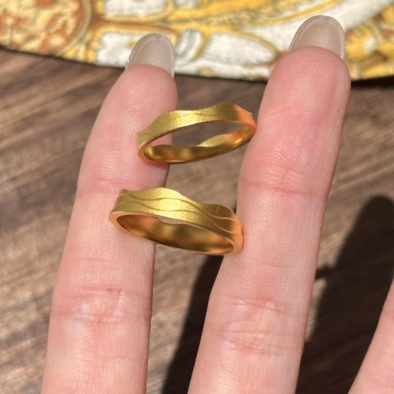 指輪 女性用 ゴールド ウェーブ オープンリング 軽量 シンプル ラブリング カップル用 食指用 ピンキーリング シルバー ローズゴールド ジュエリー 日常使い ギフト かわいい 細身 モダン アクセサリー 華奢 ラブリー ロマンチック