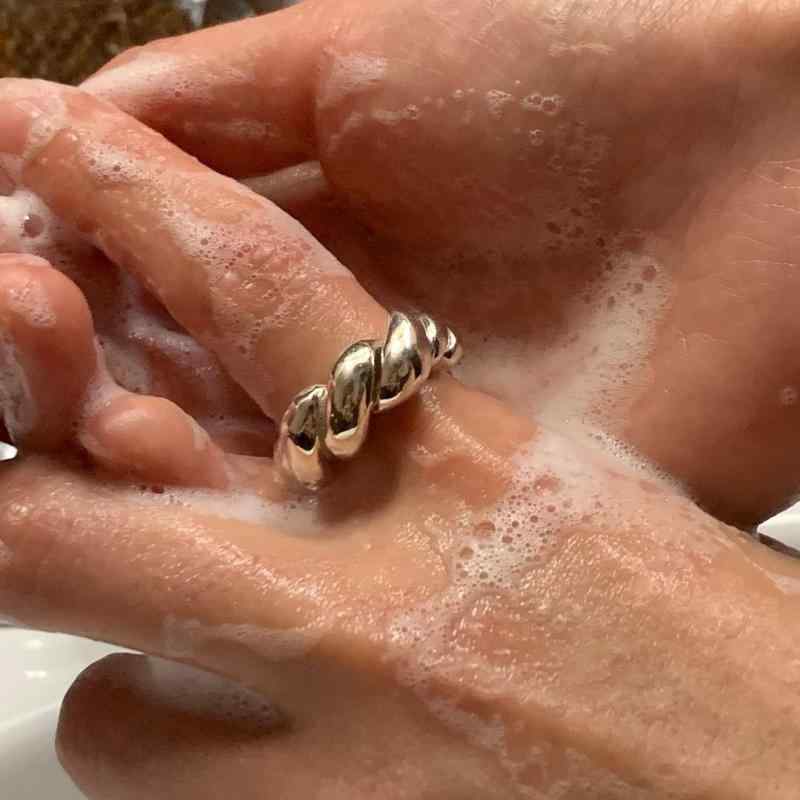 レディース 指輪 S925銀 ロープツイスト シンプル 軽量 高級感 シルバー アクセサリー 女性用 普段使い ジュエリー かわいい リング ファッション アイテム