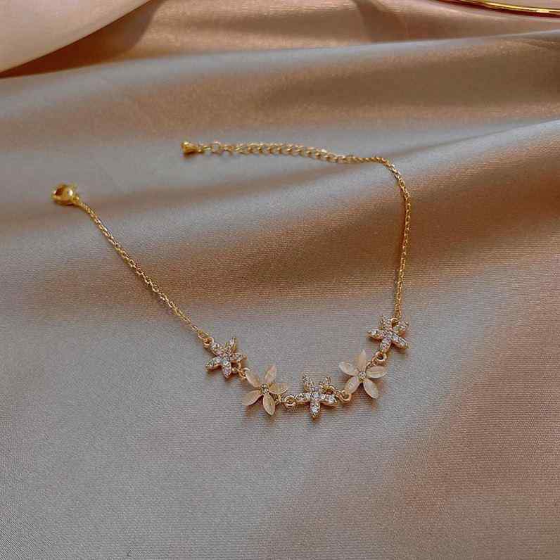 Pink - ブレスレット 女性用 花柄 ジルコニア キャッツアイ トレンド シンプル ファッション 手首アクセサリー かわいい 個性 人気 シルバー ゴールド 普段使い 軽量 華奢 デザイン 金属 アクセサリー 手元 装飾 ギフト ラッキーアイテム