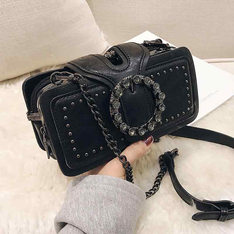 レディース バッグ 斜めがけ 復古 チェーン ショルダーバッグ 小型 方形 韓国 普段使い 軽量 合成皮革 ブラック ピンク系 ブラウン 秋冬 ファッション アクセサリー トレンド アイテム