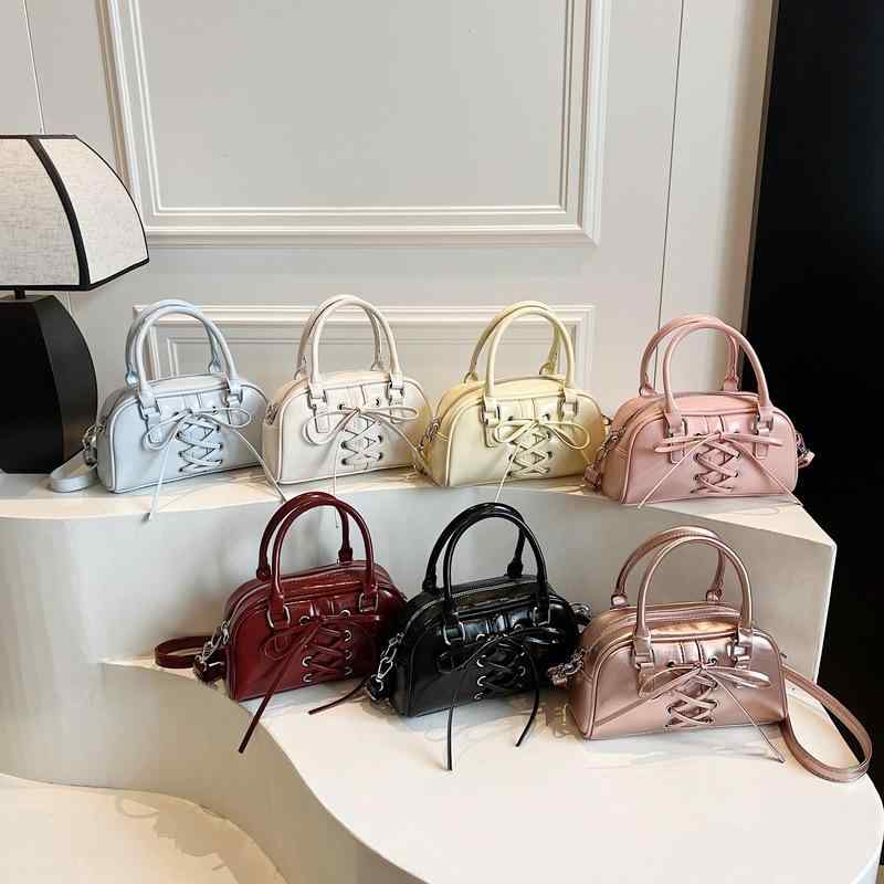 斜めがけバッグ 女性用 トレンド 百搭 ショルダーバッグ PU素材 軽量 普段使い 通勤 秋冬 ブラック ブラウン ビッグシルエット 切り替えデザイン カジュアル ファッション ハンドバッグ トートバッグ 日常使い スタイリッシュ