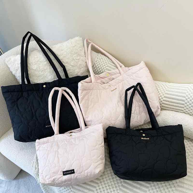 トートバッグ 女性用 通勤 肩掛け 軽量 大容量 ハート型 かわいい 普段使い カジュアル ブラック ピンク系 秋冬 綿混 伸縮性
