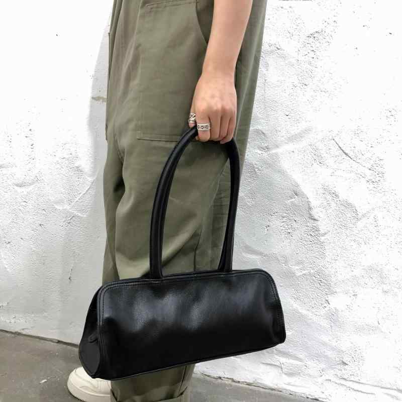 樂天商城 - ショルダーバッグ 女性用 牛革 シングルショルダー ハンドバッグ 腋下バッグ トートバッグ 本革 手作り 高級感 軽量 普段使い 通勤用 ブラック ブラウン 秋冬 切り替えデザイン ハイ かわいい ビッグシルエット