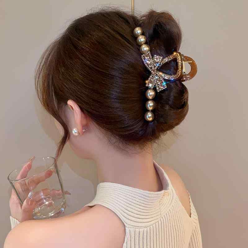 ヘアクリップ レディース バンスクリップ ヘアアクセサリー メラードカラー 髪飾り ビジュー パール リボン 蝶々モチーフ 大きめ 髪留め ヘアピン ヘアアクセ 髪留めクリップ 上品 エレガント きれいめ おしゃれ 華やか 大人かわいい 韓国 ヘアアレン