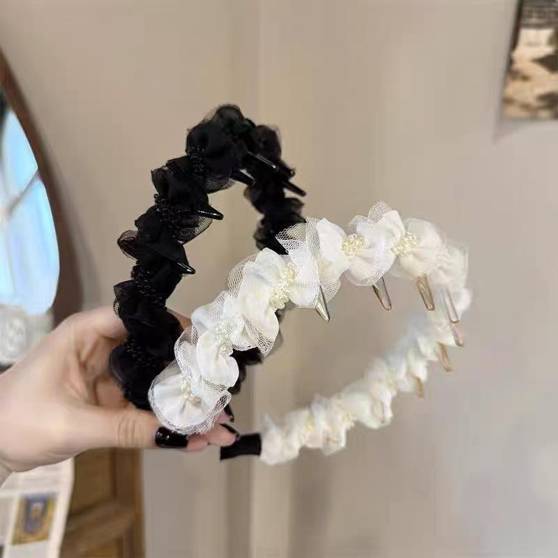カチューシャ レディース ヘアアクセサリー 髪飾り フェミニン メッシュ プリーツ チュール 滑り止め 付け心地 快適 パール 装飾 ヘアバンド ヘッドドレス かわいい おしゃれ 華やか エレガント パーティー 結婚式 デート お呼ばれ ヘアアレンジ 大