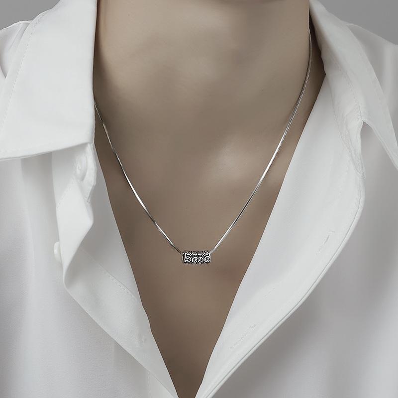 ネックレス メンズ 蛇骨チェーン 銀色 シルバー シンプル レトロ ヴィンテージ ペンダント 鎖 アクセサリー 男性用 男性 ユニセックス ジュエリー 首飾り 普段使い カジュアル おしゃれ 首元 お洒落 重ね付け 体型カバー ゆったり かっこいい 贈り