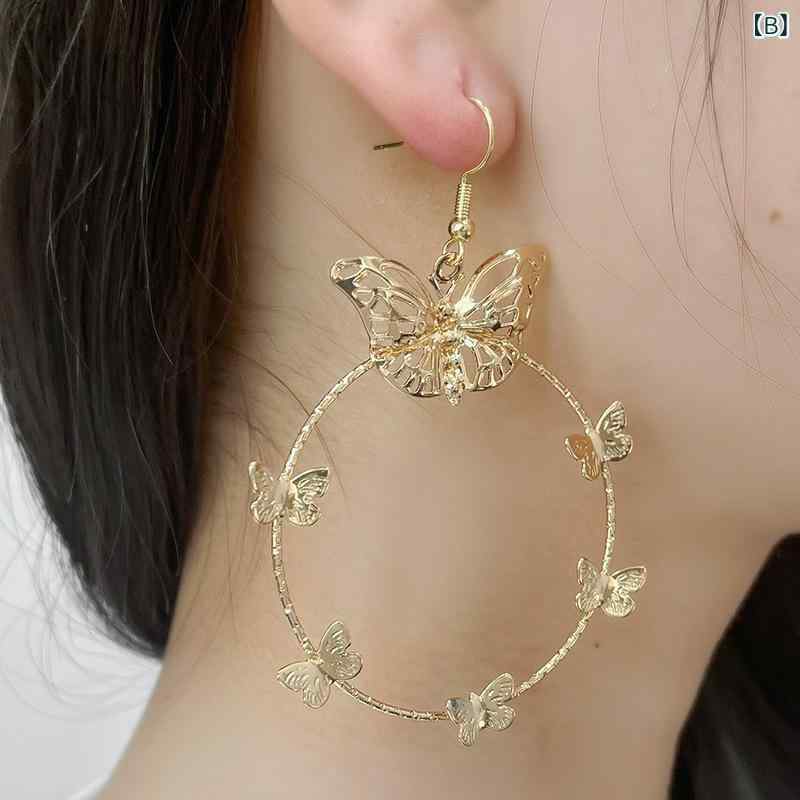 ピアス レディース アクセサリー 耳飾り 欧米 大ぶり 蝶々 モチーフ 透かし彫り デ...