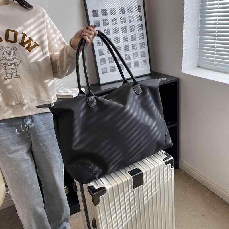 ボストンバッグ メンズ 大容量 出張用 旅行用 鞄 トラベルバッグ 軽量 ナイロン 防水 手提げ かばん 修学旅行 宿泊用 部活 合宿 ジム用 スポーツ 丈夫 多機能 ポケット付き 収納上手 ビッグサイズ 無地 シンプル ブラック 通勤用 通学用 アウト