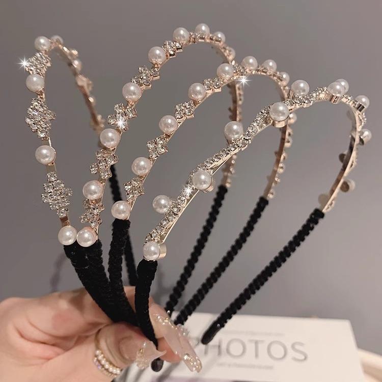 カチューシャ レディース パール ラインストーン 細め ヘアバンド ヘアアクセサリー 上品 きれいめ 大人かわいい 髪飾り ヘアアレンジ ヘッドバンド フォーマル 結婚式 二次会 パーティー オフィス デイリー カジュアル シンプル 華奢 高級感 トレンド
