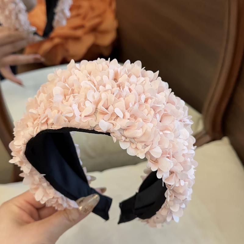 カチューシャ レディース ヘアアクセサリー 幅広 小顔効果 立体花びら 髪飾り ヘア...