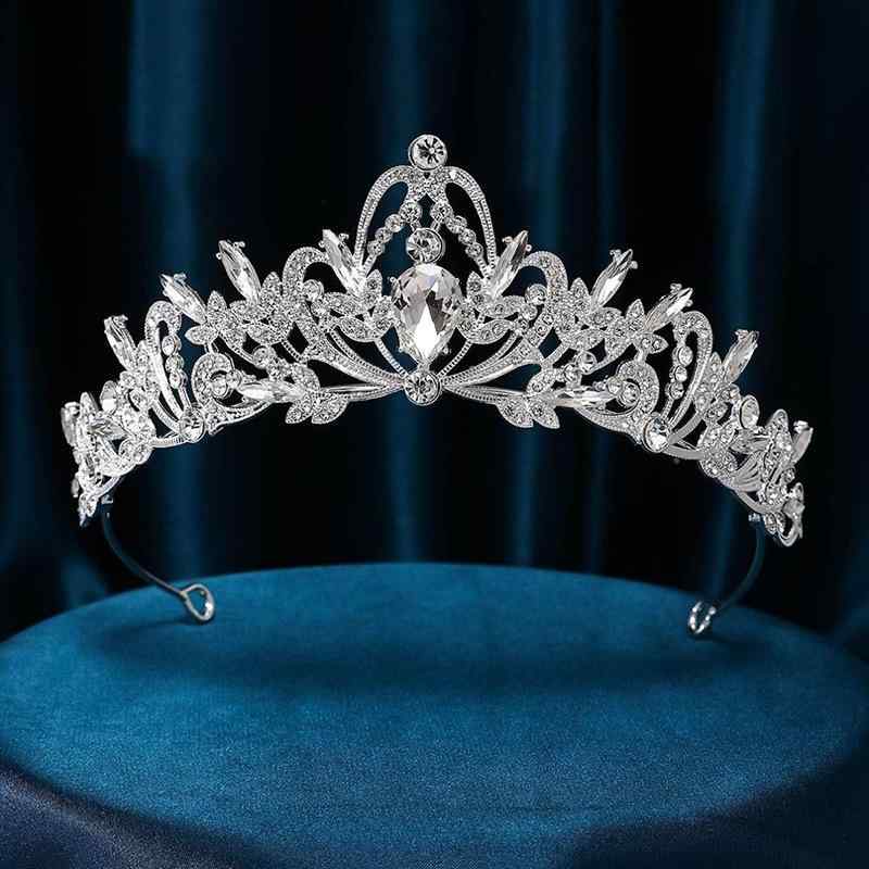 カチューシャ レディース ヘアアクセサリー 髪飾り 花柄 葉っぱ モチーフ ドロップ型 ジルコニア キラキラ 高級感 欧米 軽奢 プリンセススタイル 王冠 クラウン おしゃれ エレガント 上品 大人かわいい ヘアバンド 髪留め 発表会 結婚式 パーティ
