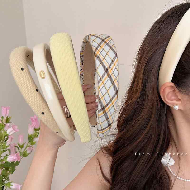 ヘアアクセサリー レディース ヘッドバンド カチューシャ 髪飾り 柔らかい 軽い か...