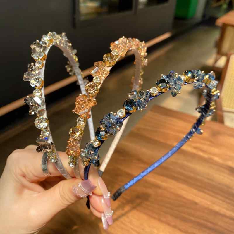 カチューシャ レディース ヘアアクセサリー 幾何学モチーフ 纏わりつく 細身デザイ...