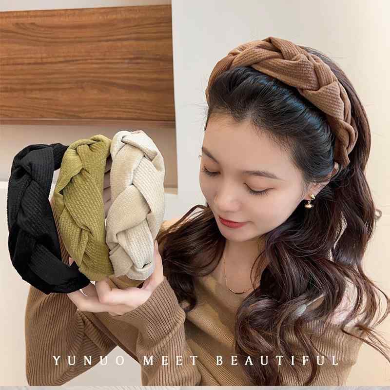 カチューシャ レディース ヘアアクセサリー ヘアバンド 編み込み 髪飾り ヘアアレンジ まとめ髪 洗顔用 普段使い デイリー 高級感 大人かわいい おしゃれ シンプル ナチュラル ガーリー 幅広 軽い 安定感 痛くない 滑り止め フェミニン エレガント