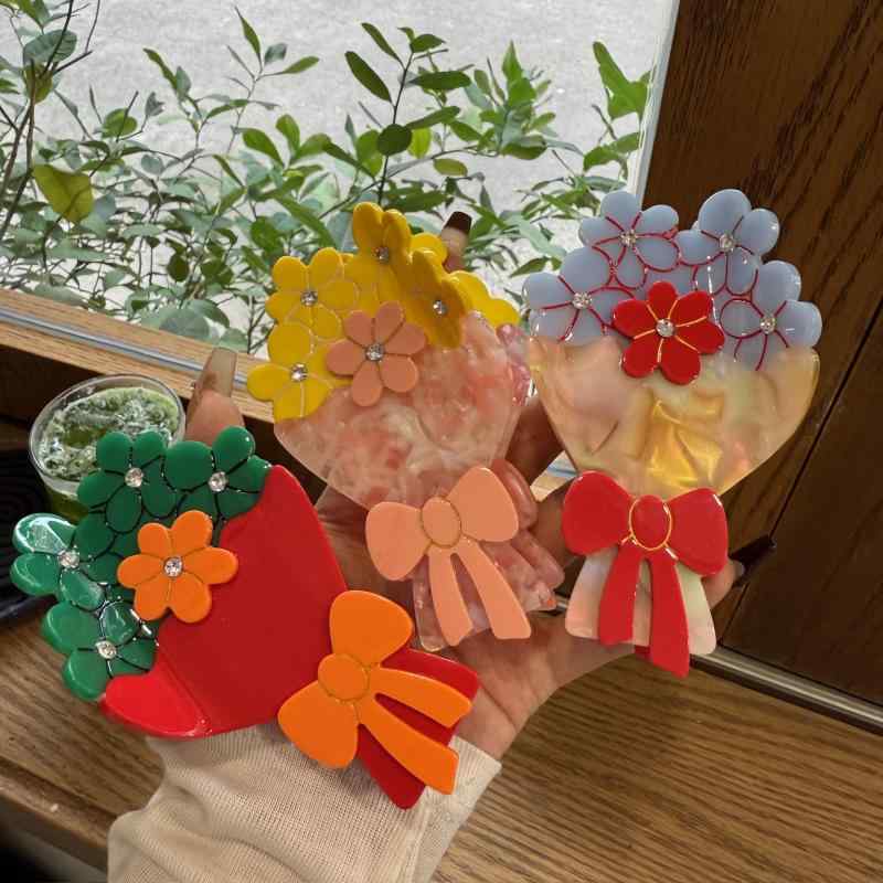 ヘアクリップ レディース バンスクリップ 髪留め 髪飾り 蝶々結び リボン ジルコニア 花束モチーフ 花型 シンプル きれいめ かわいい おしゃれ 上品 大人かわいい カジュアル フェミニン お出かけ 普段使い まとめ髪 ヘアアレンジ 簡単 華やか 高級感
