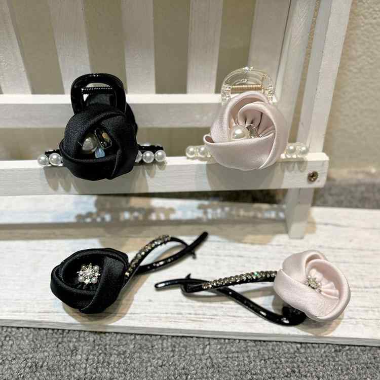 ヘアクリップ レディース サテン素材 花モチーフ 髪留め 髪飾り バンスクリップ 簡...