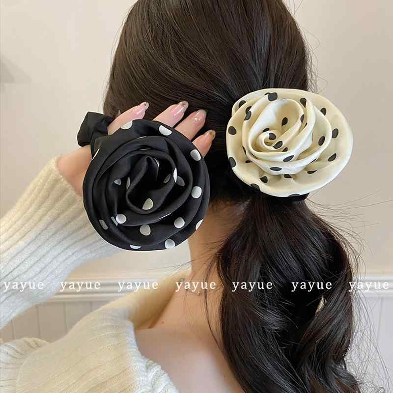 ヘアゴム レディース サテン ヘアアクセサリー シュシュ 高級感 ドット柄 ローズ 薔薇 花柄 まとめ髪 ポニーテール お団子 ヘアアレンジ 髪飾り ヘアバンド バンド おしゃれ かわいい 上品 華やか 大人かわいい エレガント フェミニン 髪留め 結び目