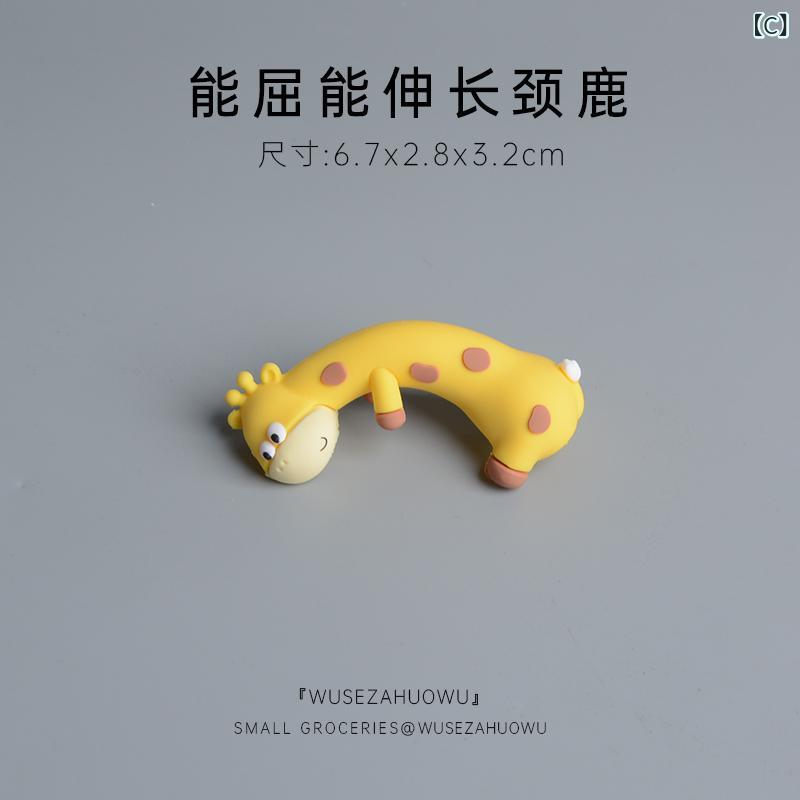 置物 レディース 車内インテリア キリン ぬいぐるみ カー用品 飾り付け デスク周り 雑貨 フィギュア 車用アクセサリー 癒しグッズ かわいい おしゃれ 贈り物 ギフト デコレーション キャラクター リアル リアルタッチ ディスプレイ マスコット 自動車 riverpaddy-11662139 リバーパディ サンプル画像3