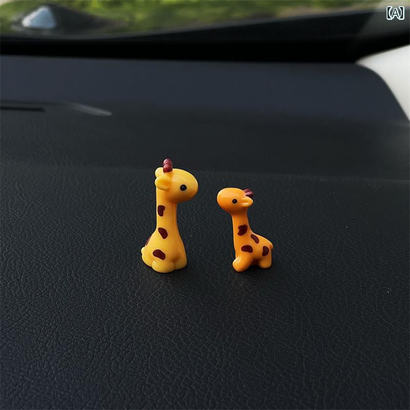 車内装飾品 レディース かわいい キリン 自動車用 インテリア 車載 おもちゃ フィギュア センターコンソール 置物 ダッシュボード アクセサリ 雑貨 車内装飾 小物 オブジェ 車内用 グッズ 癒し系 キャラクター 車内アクセサリー 車用品 カー用品 自 riverpaddy-11662260 リバーパディ サンプル画像2