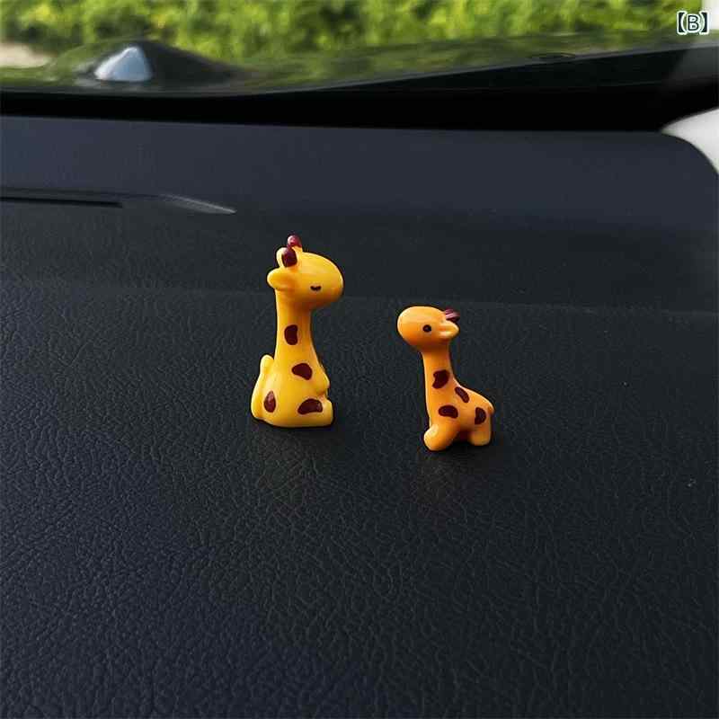 車内装飾品 レディース かわいい キリン 自動車用 インテリア 車載 おもちゃ フィギュア センターコンソール 置物 ダッシュボード アクセサリ 雑貨 車内装飾 小物 オブジェ 車内用 グッズ 癒し系 キャラクター 車内アクセサリー 車用品 カー用品 自 riverpaddy-11662260 リバーパディ サンプル画像3