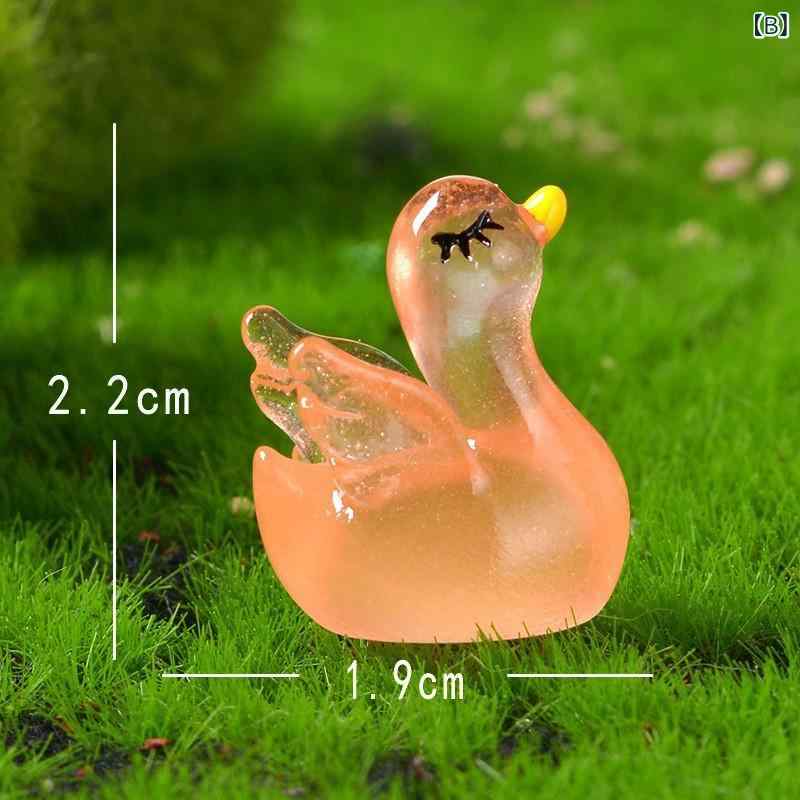 ミニチュア 置物 レディース かわいい 白鳥 微景観 夜光 発光 アクセサリー DIY デコレーション 雑貨 インテリア 小物 飾り デスクトップ 卓上 車内 玄関 部屋 庭 飾り付け おしゃれ 癒し プレゼント 贈り物 オブジェクト マスコット フィギ riverpaddy-11665922 リバーパディ サンプル画像3
