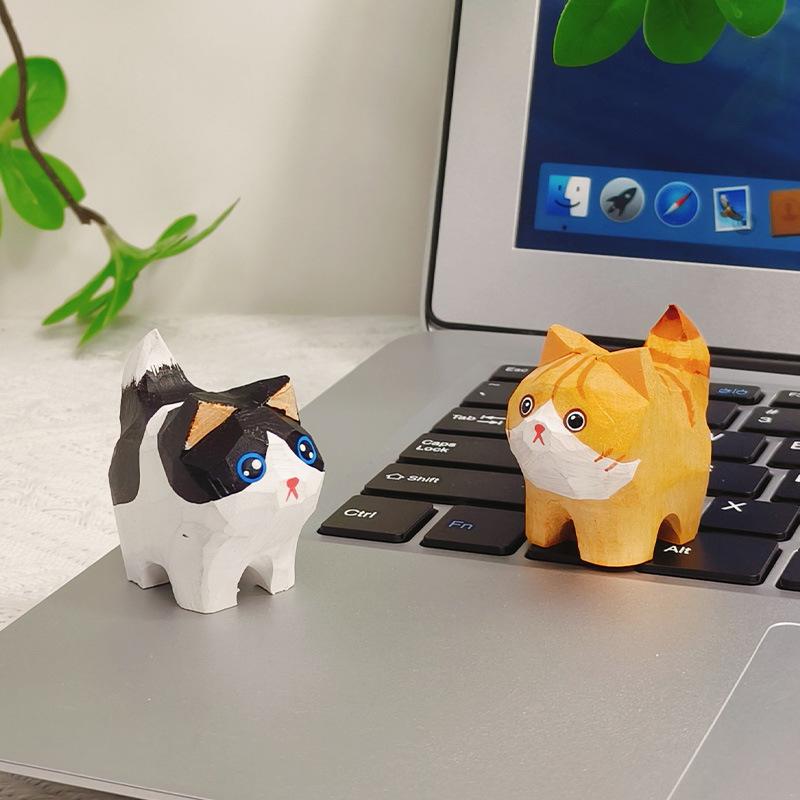 置物 猫 雑貨 木製 ハンドメイド フィギュア 人形 オブジェ かわいい インテリア 飾り物 アニマル 動物 リアル 手彫り 置物 アート 卓上装飾 ミニチュア 癒し 贈り物 ギフト 装飾品 職人 技工 精巧 おしゃれ ナチュラル 木製雑貨 小物 玄関
