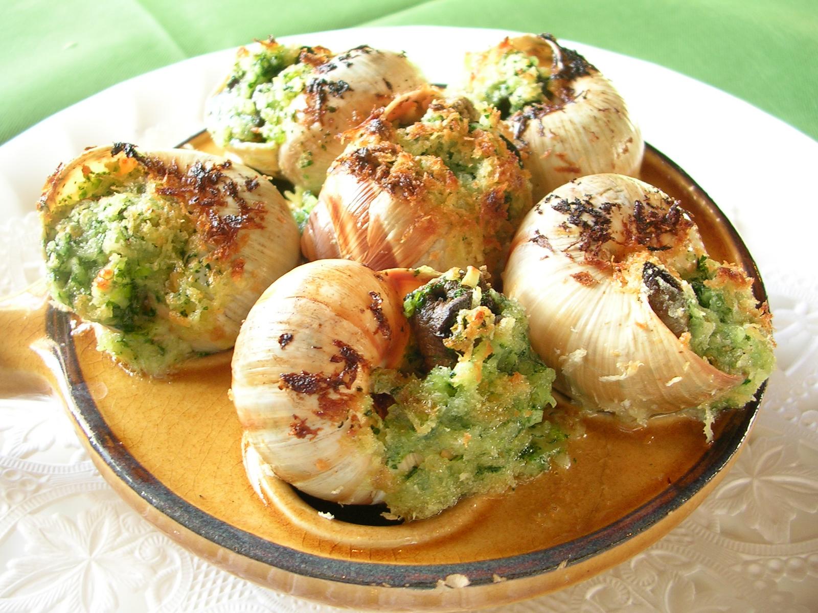 フレンチの最高級食材『 エスカルゴ ブルゴーニュ風 』 プティフランスパン2個付き セット 「味には自信があります!一度食べたら病みつきに♪」本当に美味しいエス...