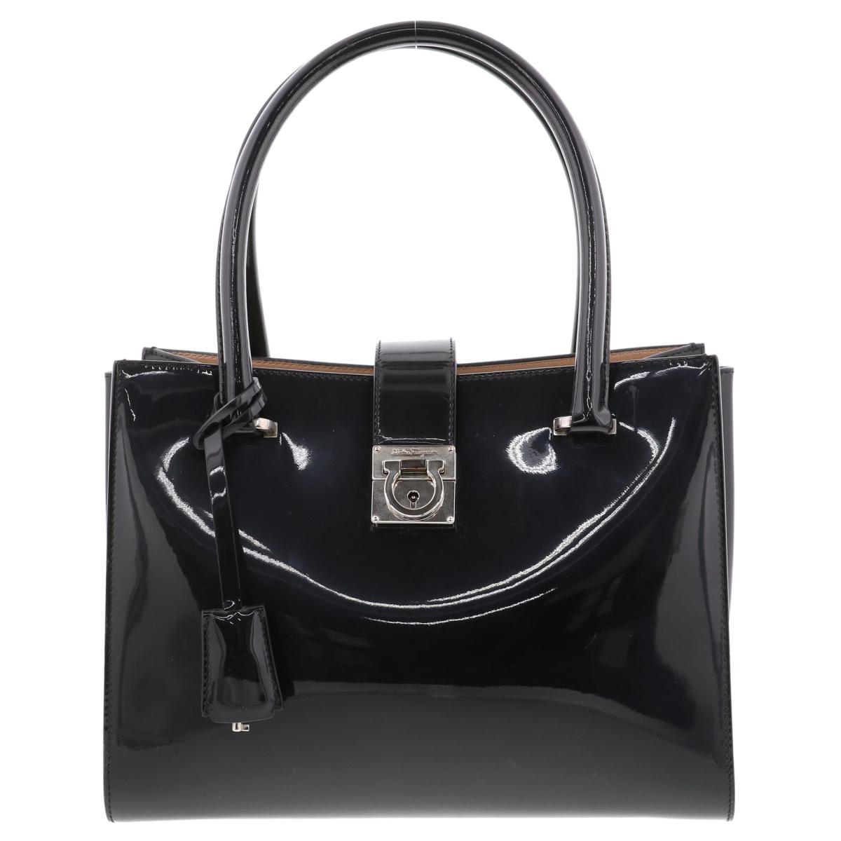 【中古】 Salvatore Ferragamo （サルバトーレフェラガモ） ガンチーニ レザー ハンドバッグ バッグ Ganchini Blackブラック パテントレザー leather