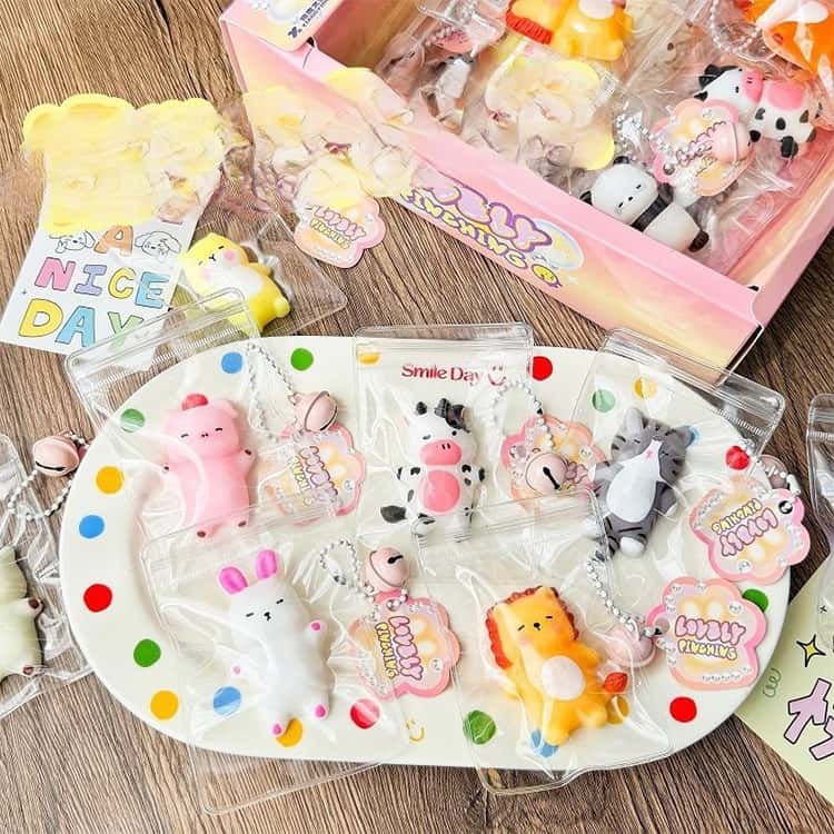 スクイーズ 6個セット！キーホルダー ストレス解消 かわいい ぷにぷに おもちゃ 低反発 癒しグッズ 動物 フィジェットトイ もちもち 柔らかい 握り心地 感覚トレーニング スクイーズ玩具 デスク用 癒し ふわふわ 大人気 子供 大人 プレゼント ギフト rizelife-hacks-10011192 rize商店 サンプル画像2