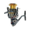 【商品名】中古 SHIMANO シマノ 20 ツインパワー C3000XG 04142 Aランク ◆こちらの商品は「なんでもリサイクル ビッグバン釧路星が浦店 」からの出品です。 【メーカー】SHIMANO/シマノ 【型番】04142 【最大巻き上げ力】9kg【標準自重】215g【最大巻上長】94cm/回転 【付属品】取扱説明書 箱 【ランク】Aランク　少々の使用感はあるが状態の良い中古品 【店舗内商品コード】1003101880570 【使用予定配送業者】佐川急便 または 日本郵便　60サイズ　※お客様による配送方法の指定は承っておりません。 【こちらの商品は店頭や他ネットショップでも販売を行なっておりますので、売切れの場合は、ご購入をキャンセルさせていただく場合がございます。】 【備考/コメント】 目視では傷や破損の類は見受けられず、外観の状態は良好でしたが、専門的な視点からの確認ではございませんので、ご容赦下さいませ。 回転はスムーズです。 店頭との併売商品の為記載にない細かなキズや汚れ等状態が変化する場合がございます。 ■状態等は画像をご確認・ご参照下さい。 ■こちらの商品はお客様から買取させていただいた商品であり、人の手を経た商品です。 ■弊社（株式会社オカモトRMC）を装った偽装サイトにご注意ください■ 弊社（株式会社オカモトRMC）の商品画像や文章を無断盗用した『偽装サイト』を確認しておりますが、当店とは一切関係がございませんのでご注意ください。 表示中のWEBページのURLをご確認ください。（弊社からの出品は下記サイトのみとなります。） ■楽天市場　・https://www.rakuten.co.jp/　・https://item.rakuten.co.jp/●●● ■ヤフオク！　　■デジマート　■amazon ■なんでもリサイクルビッグバン　公式オンラインストア 【偽装サイトの特徴】 ・オンラインストアのURLが上記以外のもの。 ・弊社の販売価格より、安価で販売されている。 ・銀行振込先名義が個人や外国人名である。 ・事業者の住所の記載はあるが、場所を調べてみるとおかしい。 （弊社は北海道帯広市に所在しており、北海道内の各店舗より商品発送致します。）