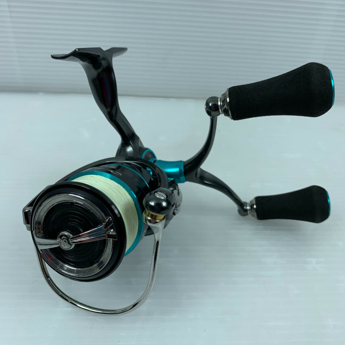 ττ【中古】DAIWA ダイワ スピニングリール 21エメラルダスエア FC LT2500S-DH 3087585 Aランク