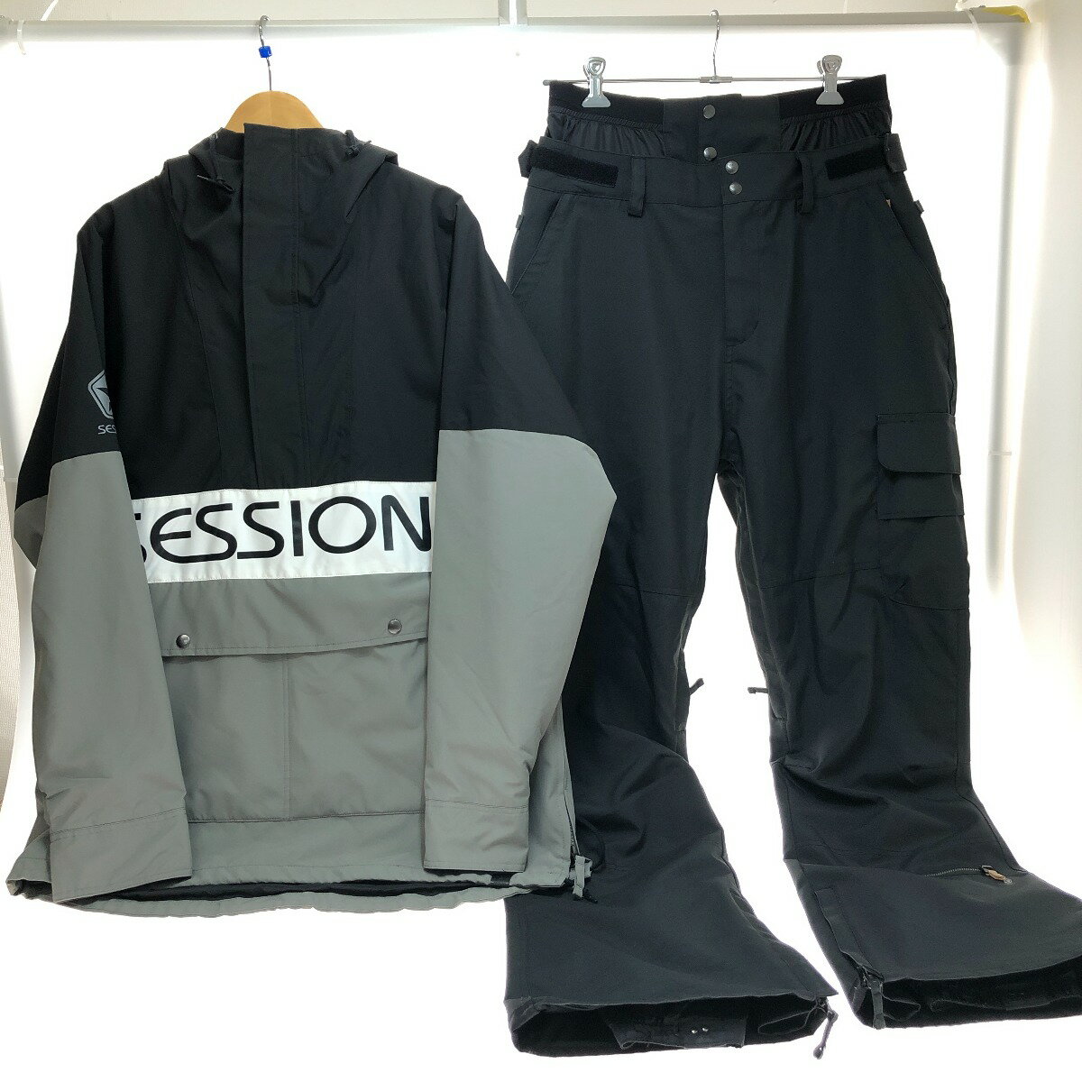 □□【中古】SESSIONS スノーボードウェア(上下セット) Lサイズ 148787/98309 ブラック×グレー×ホワイト Bランク