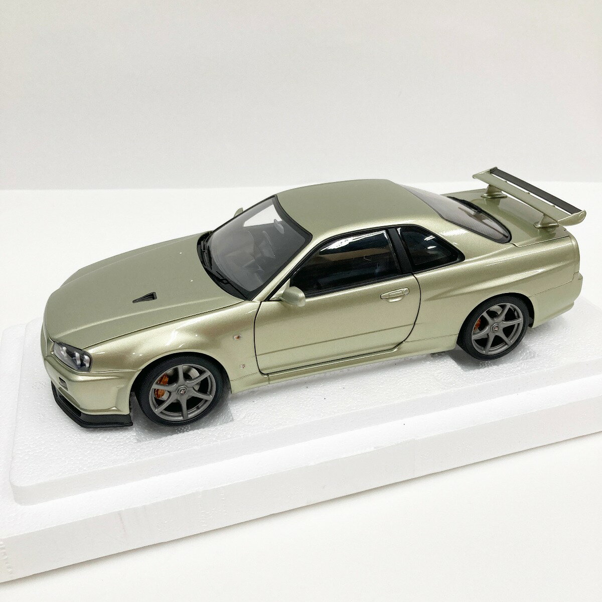 〇〇【中古】AUTOart NISSAN SKYLINE GT-R R34 V-SPEC ミレニアムジェイド 1/18 77404 Aランク