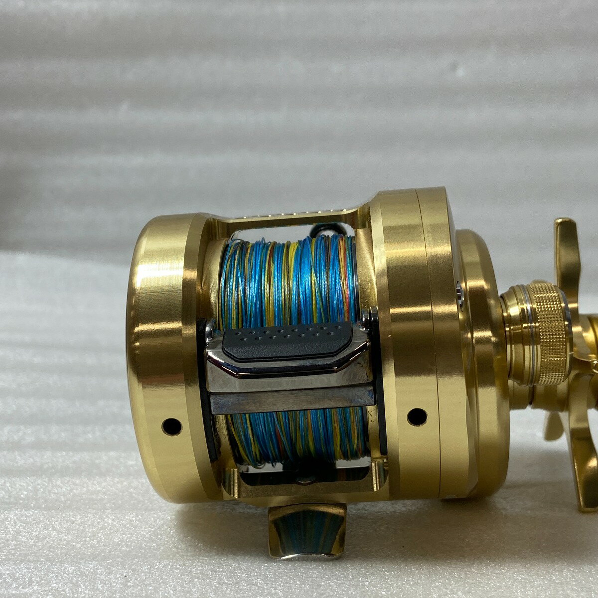 ΨΨ【中古】SHIMANO シマノ ベイトリール　15オシア　コンクエスト300HG　本体のみ 03402 Aランク