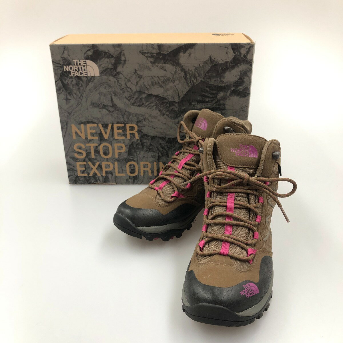 〇〇【中古】THE NORTH FACE ザノースフェイス W STORM Mid WP レディース トレッキングシューズ 24.5cm NFW01424 カフブラウン x フーシアピンク Bランク