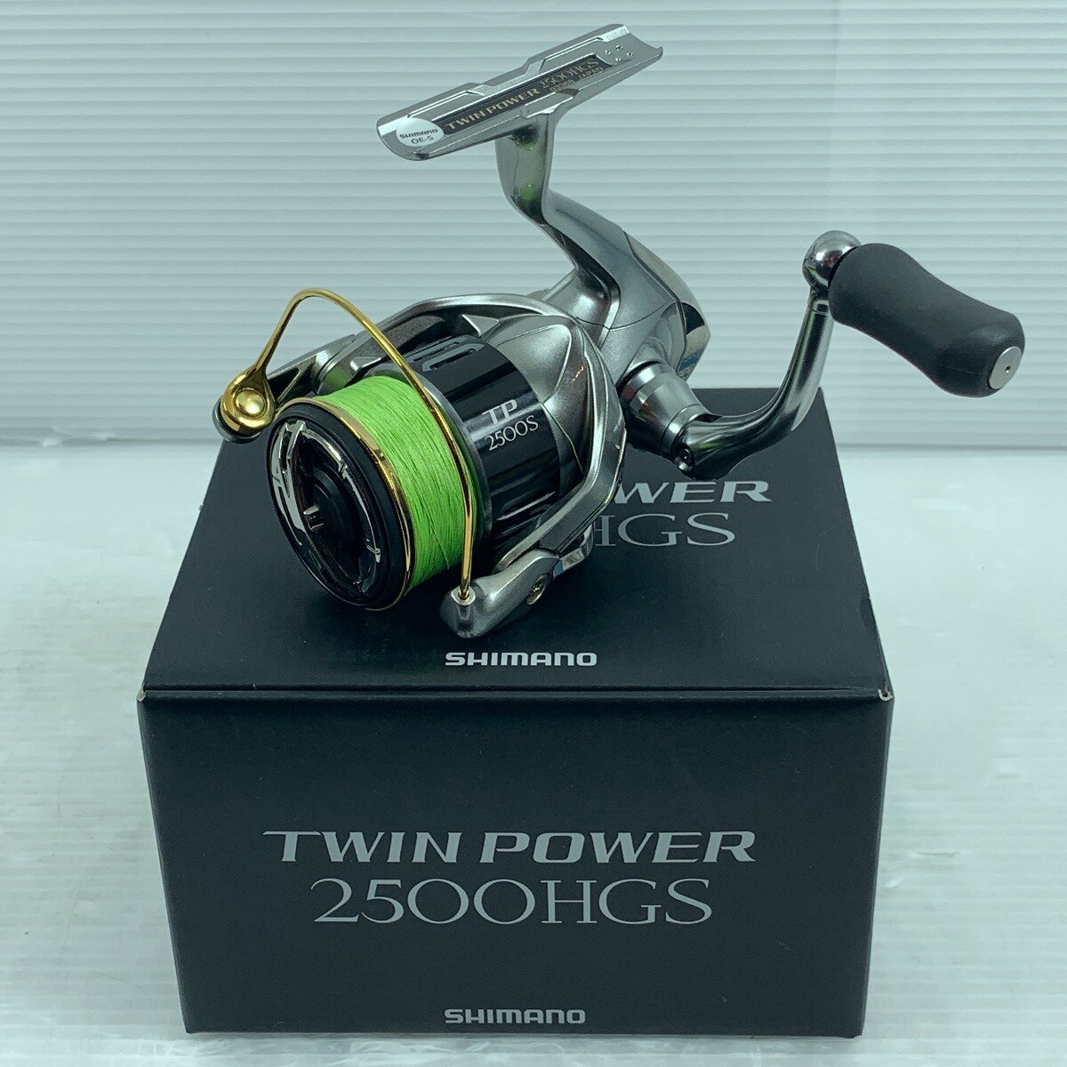 ττ【中古】SHIMANO シマノ スピニングリール　箱付 15ツインパワー2500HGS 03368 Bランク