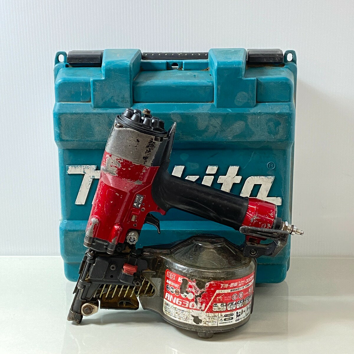 ΦΦ【中古】MAKITA マキタ エアツール エア釘打ち　ケース付　 AN630H レッド Cランク