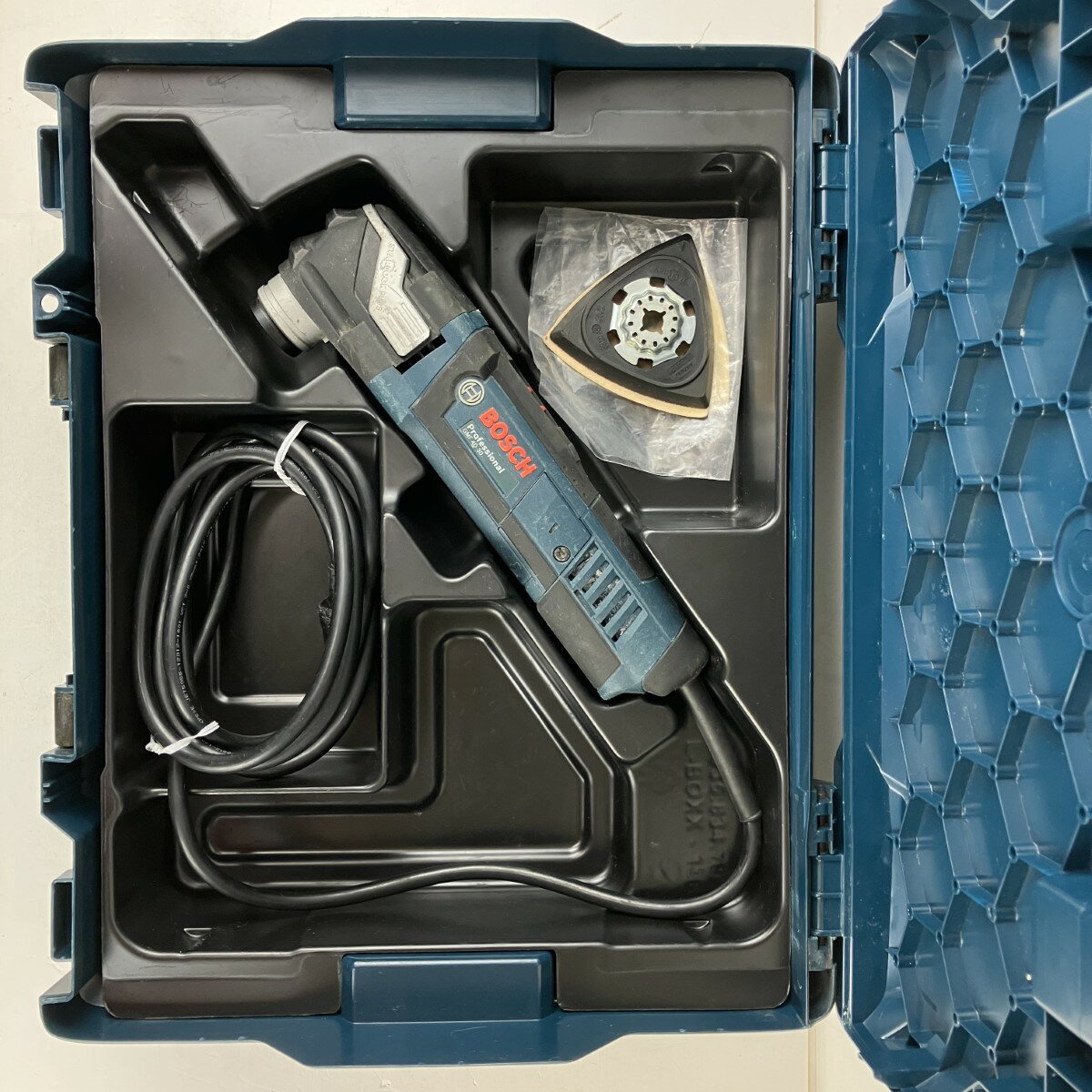 ЗЗ【中古】BOSCH ボッシュ 100v マルチツール 取説 ケース付 GMF40-30 ネイビー Cランク