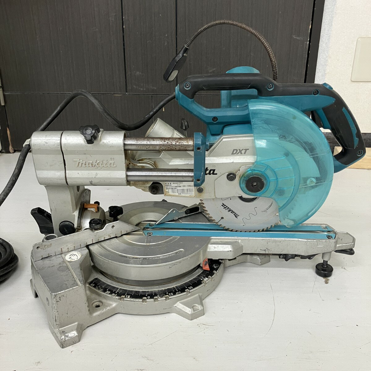 ЗЗ【中古】MAKITA マキタ 100v 165mm スライド丸のこ LS0613FL ブルー Cランク