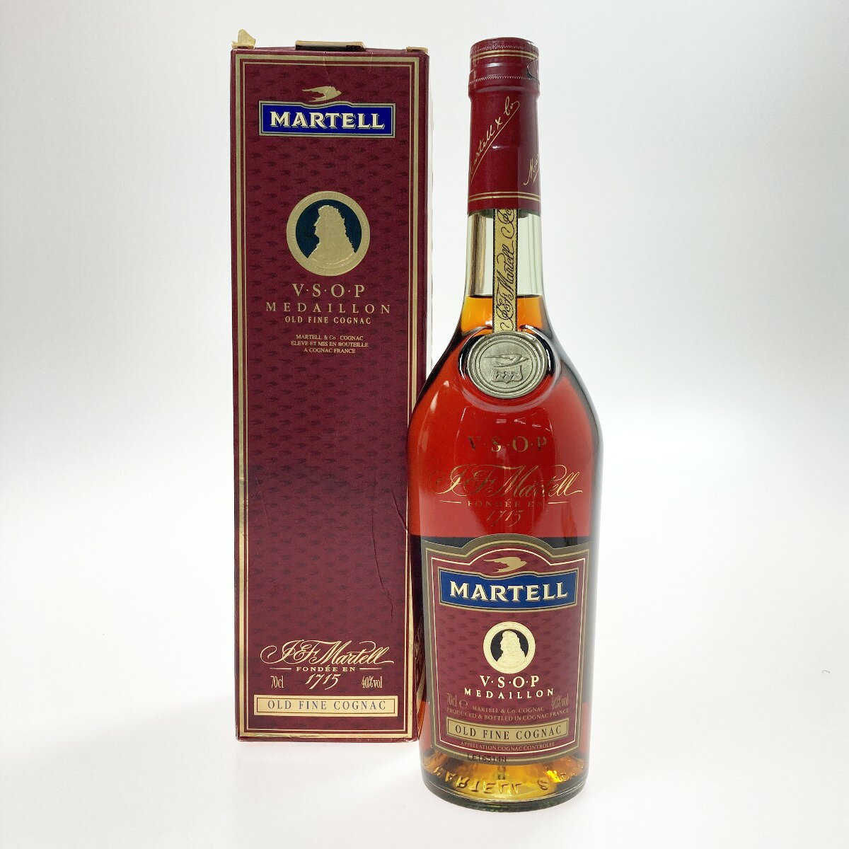 ☆☆【中古】MARTELL マーテル VSOP メダイヨン 700ml 40度 コニャック ブランデー 古酒 MEDAILLON 箱有 Sランク 未開栓