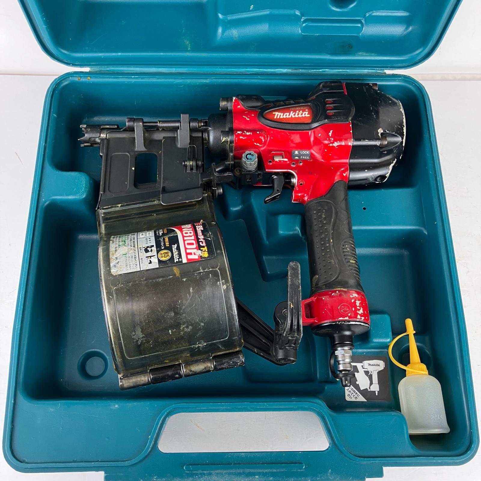 ЗЗ【中古】MAKITA マキタ 85mm 高圧 エア釘打ち機 ケース付 AN810H レッド Cランク