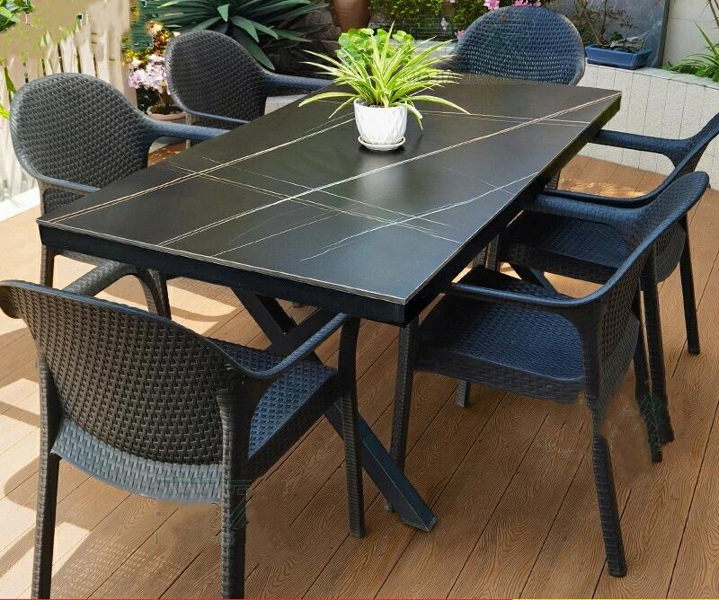 屋外のテーブルと椅子の屋台の商用のミルクティーの店のレストランの椅子の別荘北欧のネットの赤の屋外..