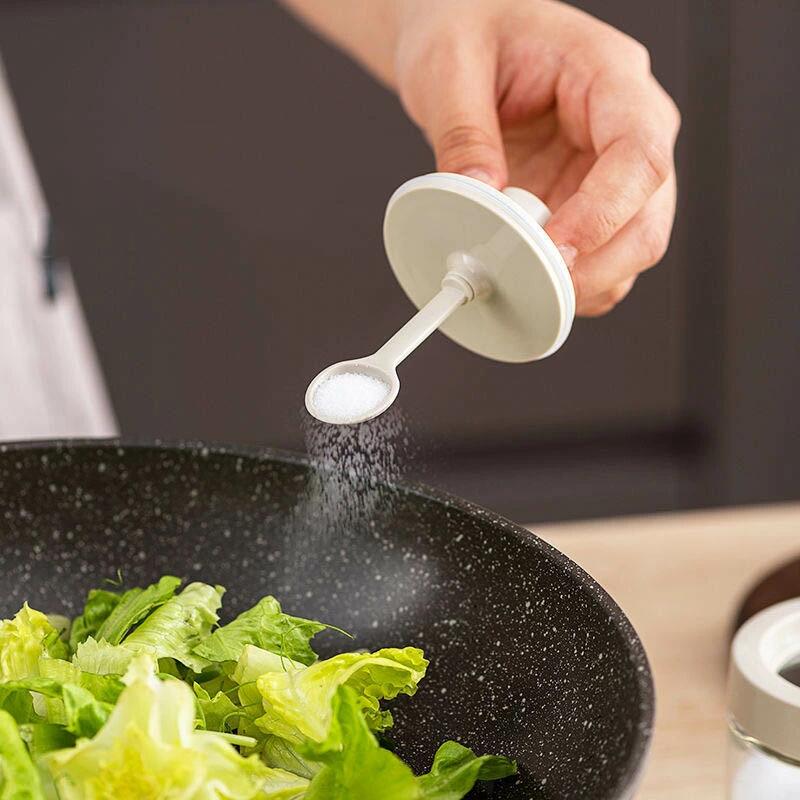 調味料入れ ガラス 調味料ポット 4個セット スプーン付き 300ml 砂糖 耐熱ガラス 調味料ボトル 調味料ケース スパイスジャー スパイスボトル 調味料缶 耐熱ガラス 高気密性 調味料ストッカー 湿気防止 調味料ケース 塩砂糖など入れ