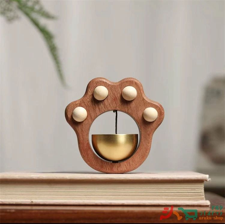 乐天商城 - 【送料無料】ドアチャイム 肉球 ドアベル 風鈴 チャイム ベル ドアベル玄関 鈴 引き戸 玄関 ねこ マグネット 呼び鈴 ドアリン 天然原木製 モダン 癒し度満点 新築祝い 引っ越し祝い 店舗 冷蔵庫ドア ホーム ドア グッズ おしゃれ