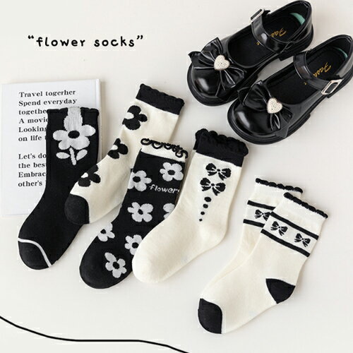 BLACK&WHITE クラシック大人っぽい花柄とチェックのソックス ブラックカラーベージ...