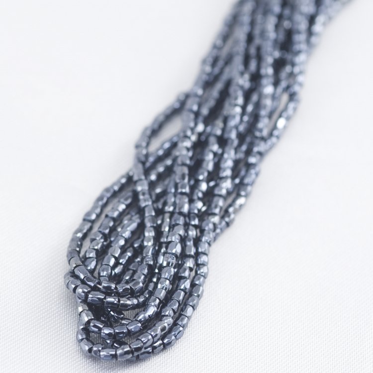 チェコビーズ スリーカットビーズ 12/0 約1.9mm 糸通し ヘマタイト ガラスビーズ パーツ ビーズ ガラス..