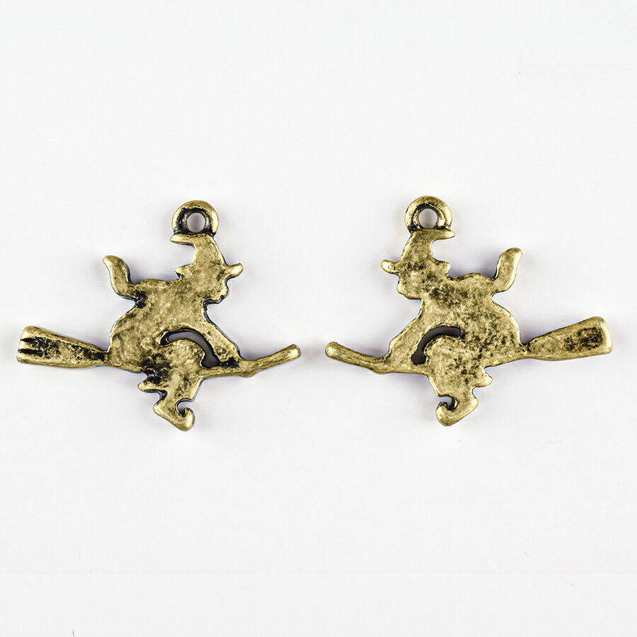 【期間限定50%OFF】【メタルチャーム ウィッチ 亜鉛合金】【色をお選びください】【1個】【約17×21mm】メタルパーツ 魔女 ビーズ ハンドメイド 手芸 手作り 材料【パーツ アクセサリー】