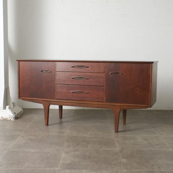 IZ80716N★Jentique サイドボード ヴィンテージ カップボード 収納 リビングボード ウォールナット ジェンティーク 英国 北欧 スタイルのサムネイル