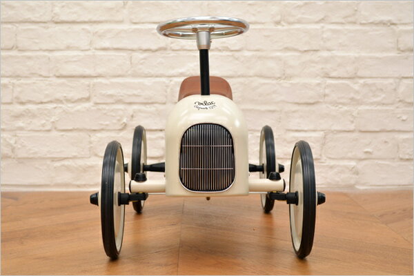 【送料無料】VILAC レーシングカー ホワイト(ヴィラク ヴィラック レトロ 乗用玩具 四輪車 おもちゃ 乗り物 子供用 ベビーギフト フランス 幼稚園 保育園 プレゼント お祝い おしゃれ 外国 海外 アンティーク 男の子 キッズルーム インテリア 高級 )